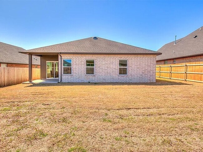 Building Photo - 11709 S Mustang Rd