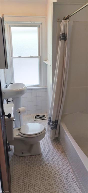 Building Photo - 3300 Dellwood Rd