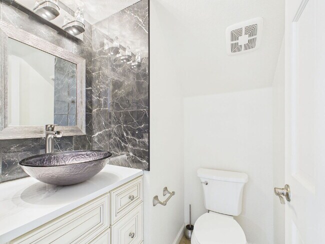 Building Photo - Trade Winds at Gilbert