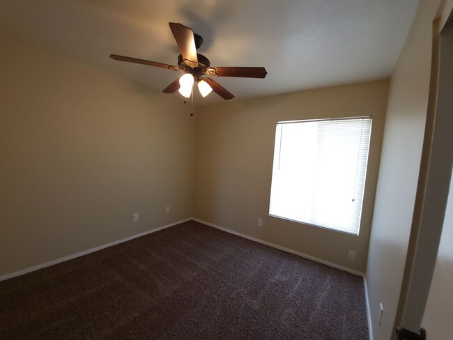 Building Photo - EXCELLENT HOME WITH MOUNTAIN VIEWS!