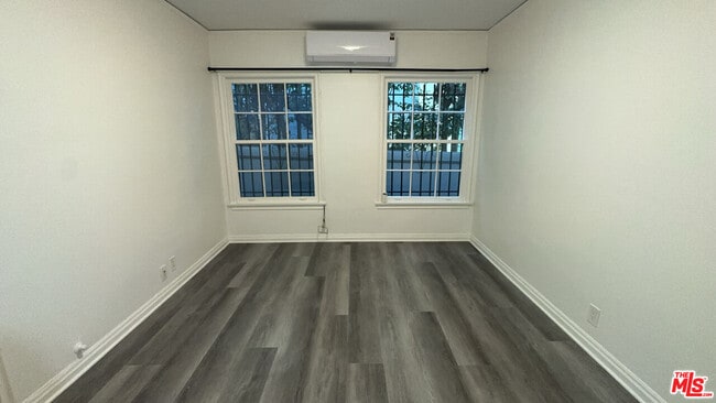 Building Photo - 4950 Beverly Blvd