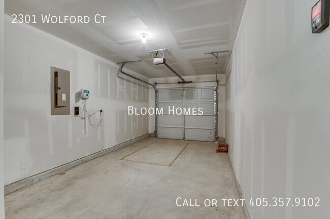Building Photo - 2301 Wolford Ct