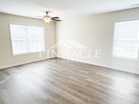 Building Photo - 213 Munford St