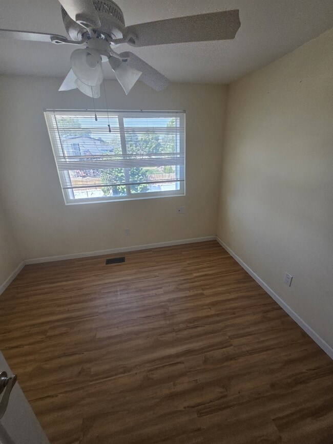 Building Photo - 1357 E 4065 S
