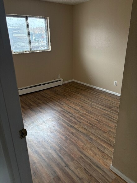 Building Photo - 350 Gahart Dr