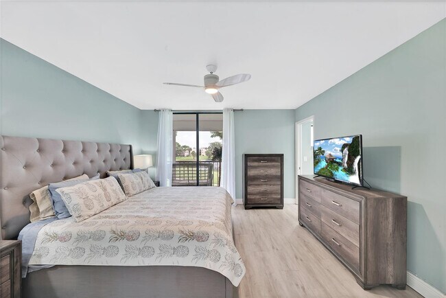 Building Photo - 5250 Las Verdes Cir