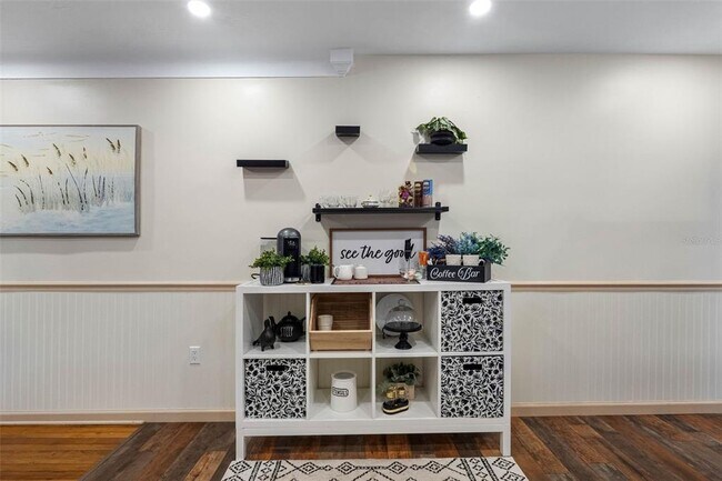 Building Photo - 2201 Park St N