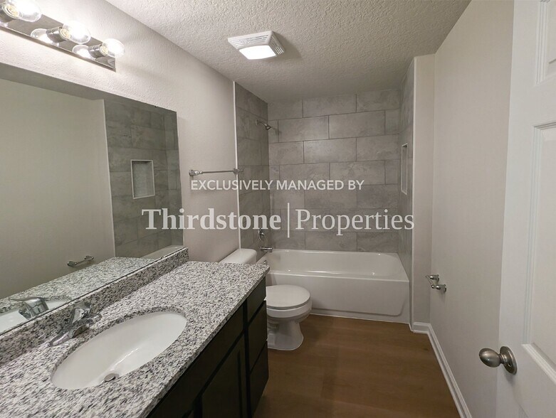 Building Photo - 5425 Shenandoah Ave