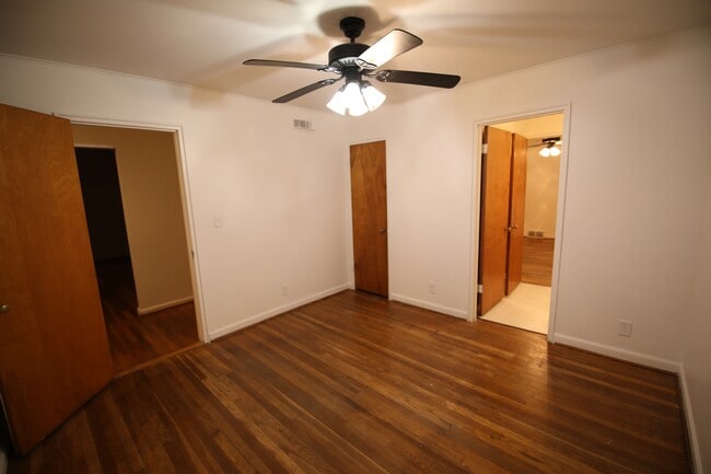 Building Photo - 3191 E Broad St