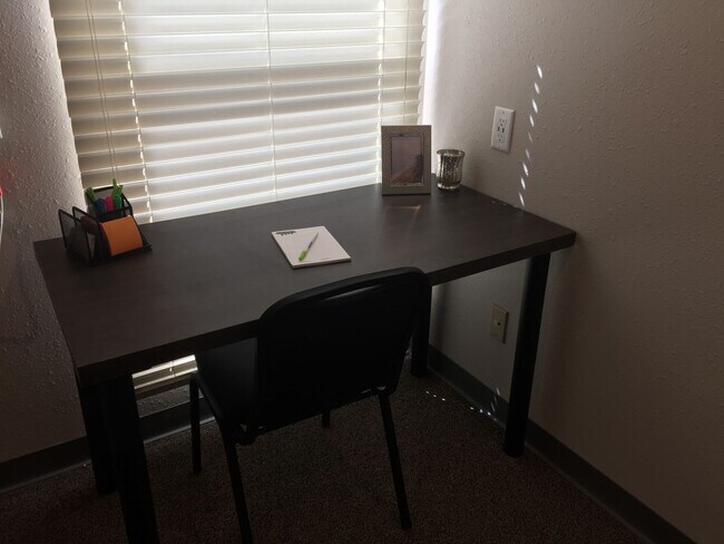 Interior Photo - 306 E Clark St