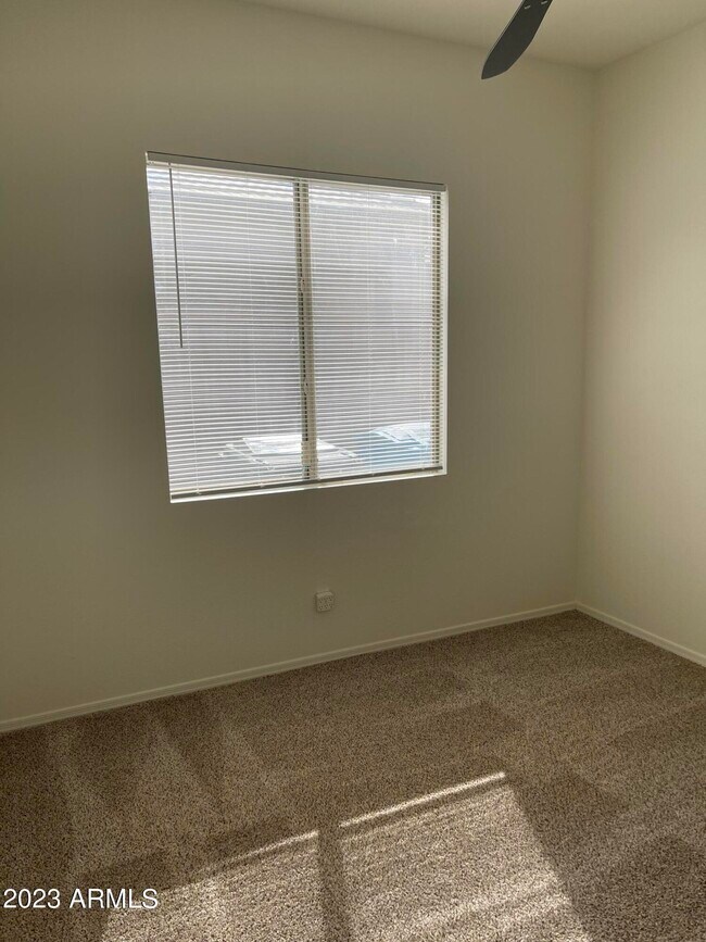 Building Photo - 4722 E Chisum Trail