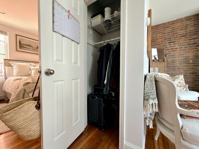 Building Photo - 62 Melrose St