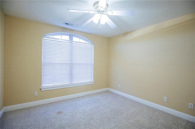 Building Photo - 4003 SW Banbury Dr