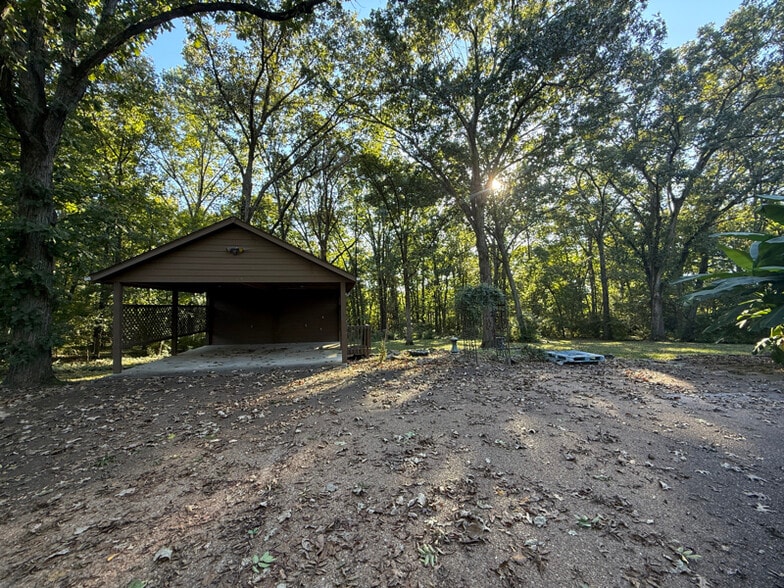 Building Photo - 713 Templeton Dr