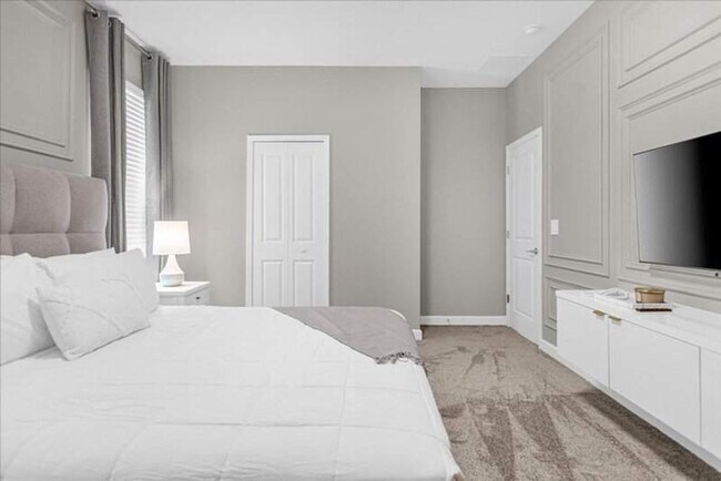 Building Photo - 9052 Sommerset Hills Dr