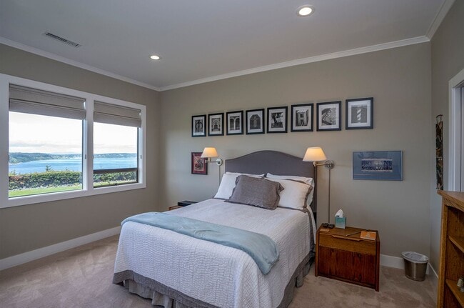 Building Photo - Sweeping waterfront views in this 2-Bedroo...