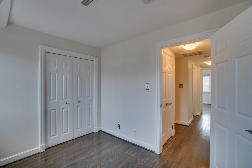 Building Photo - 1214 Eton Ct NW