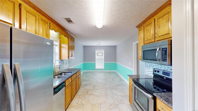 Building Photo - 275 Allen Dr