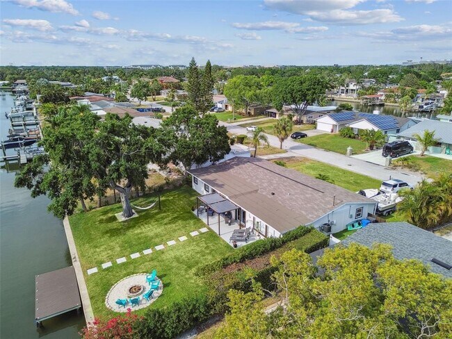 Building Photo - 3922 Fontainebleau Dr