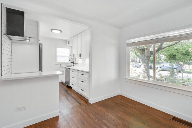 Building Photo - 4732 Stuart St