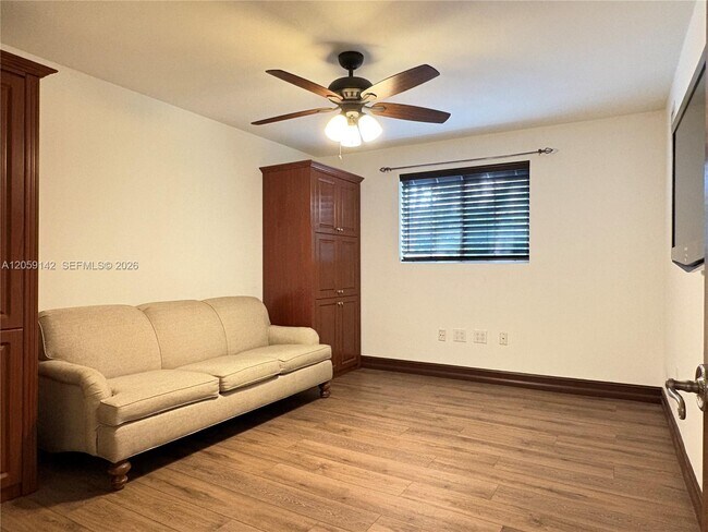 Building Photo - 6610 SW 104th Ct