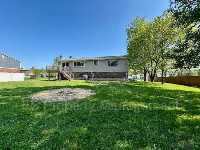 Building Photo - 1180 Standish Dr