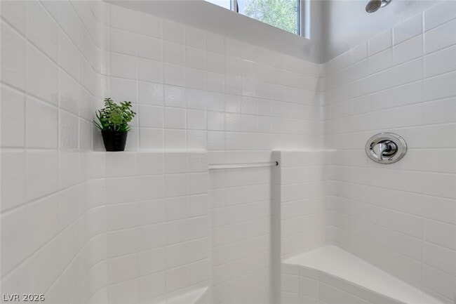 Building Photo - 2343 Schaeffer Hills Dr