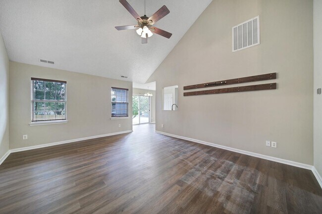 Building Photo - Lovely 3 Bed 2 Bath Home in Indian Trail o...