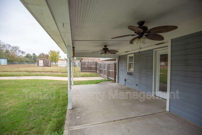 Building Photo - 776 Lee Rd 222