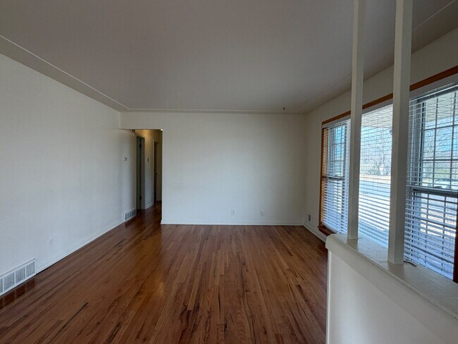 Building Photo - ~Available Now~ Beautiful 3-Bedroom Home in Northglenn – All Utilities Included!
