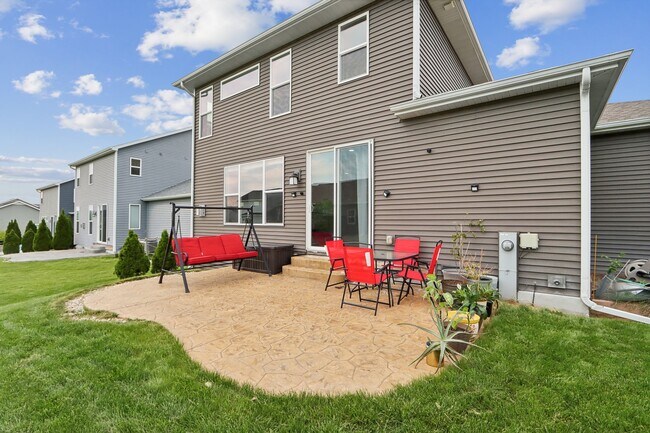 Building Photo - 5811 Levitan Ln