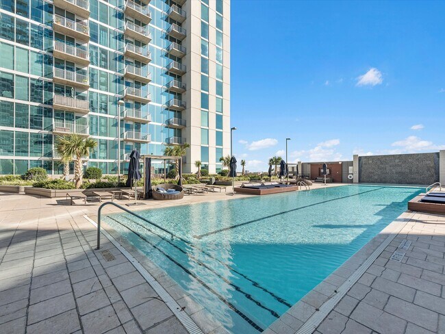 Building Photo - 5925 Almeda Rd