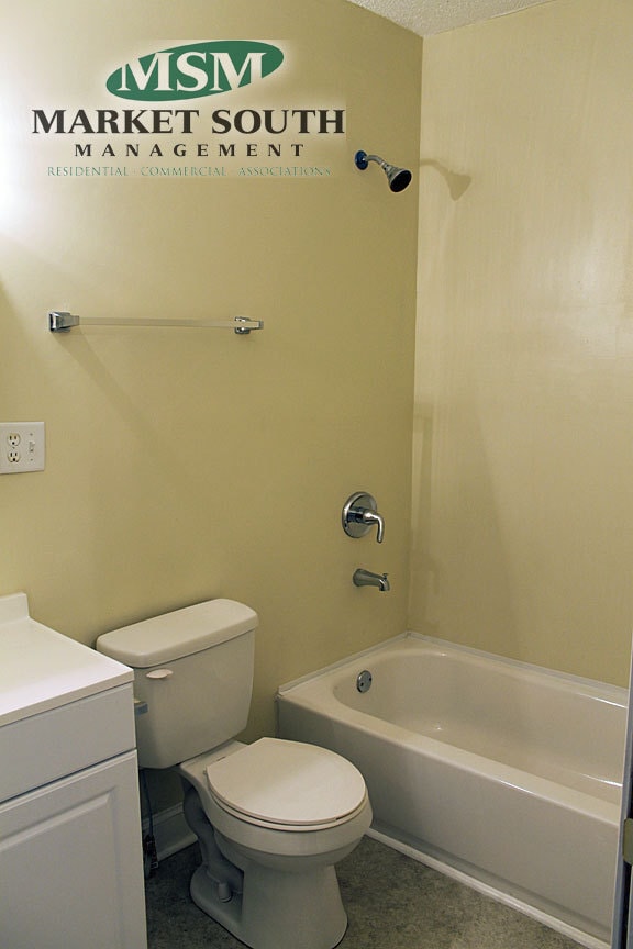 Building Photo - MIDTOWN BUGALOW