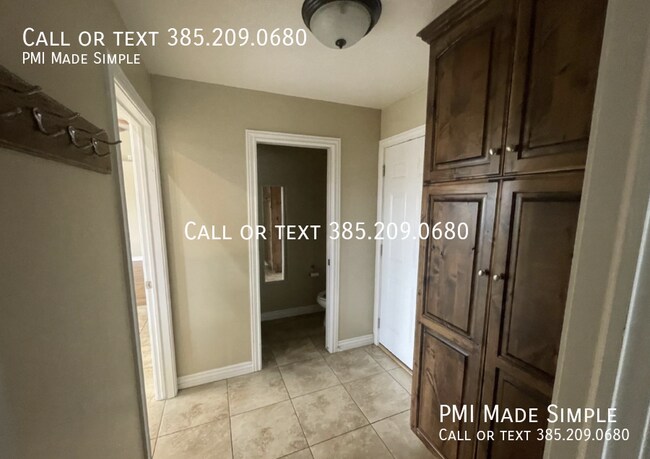 Building Photo - 899 N 800 E