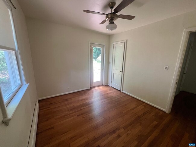 Building Photo - 1429 Gentry Ln