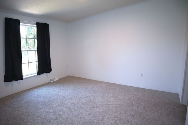 Building Photo - Lovely 3 bedroom, 2 bath home!