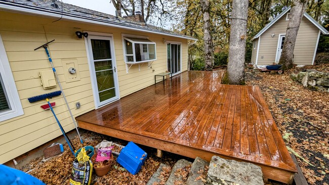 Large Back Deck - 3140 SW Chintimini Ave