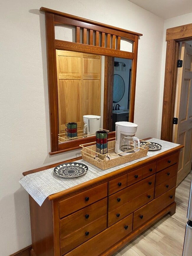 Building Photo - 444 E Montezuma Ave