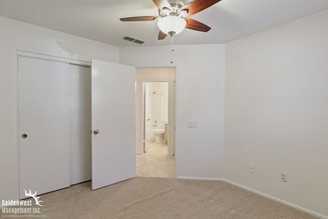 Building Photo - Charming 3Bdm 2Ba Home with Private Backyard!