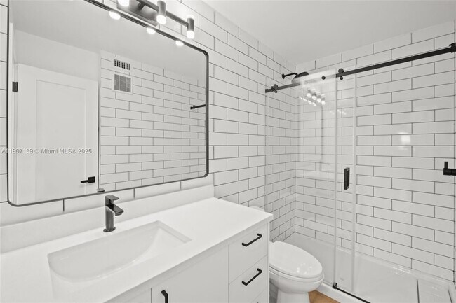 Building Photo - 8107 SW 72nd Ave