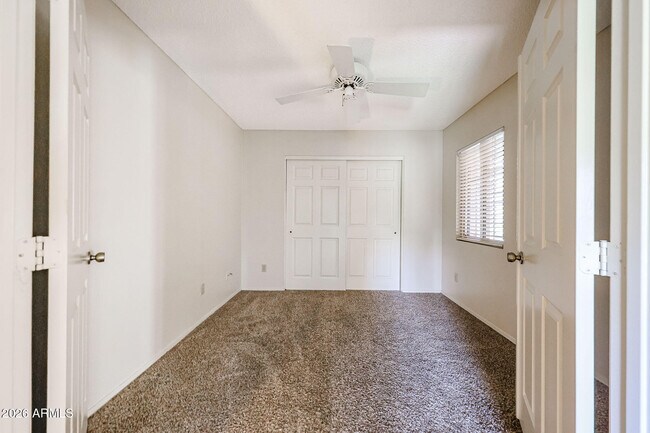 Building Photo - 3233 E Desert Cove Ave