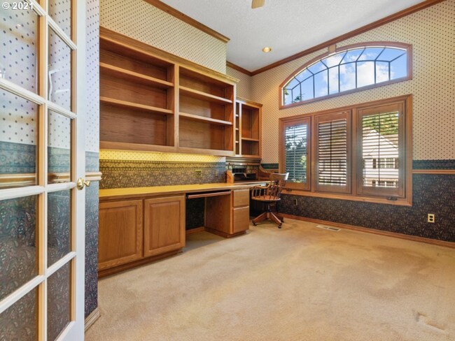 Building Photo - 2080 Wellington Dr