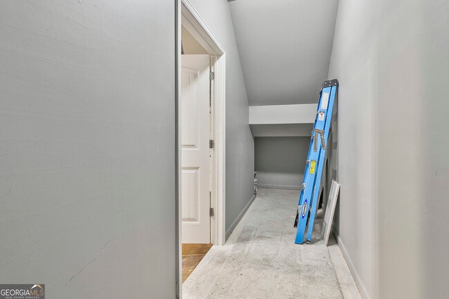 Building Photo - 205 Lexington Village