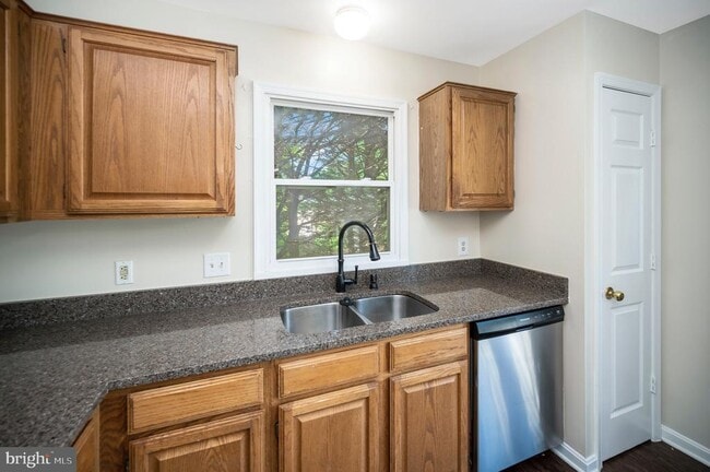 Building Photo - 17 Banbury Ct