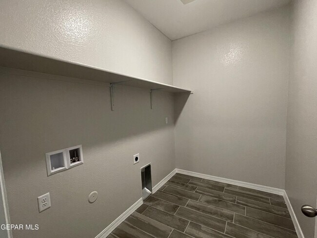 Building Photo - 6009 Hidden Clove Ct