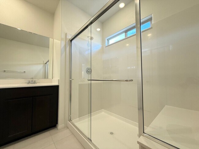 Building Photo - Modern Brand New Summerlin Home with 5 Bedrooms, Loft & Upgraded Finishes