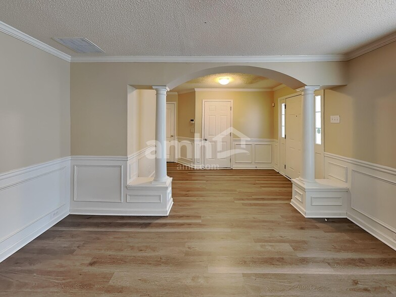 Building Photo - 2440 Hampton Estates Dr SW