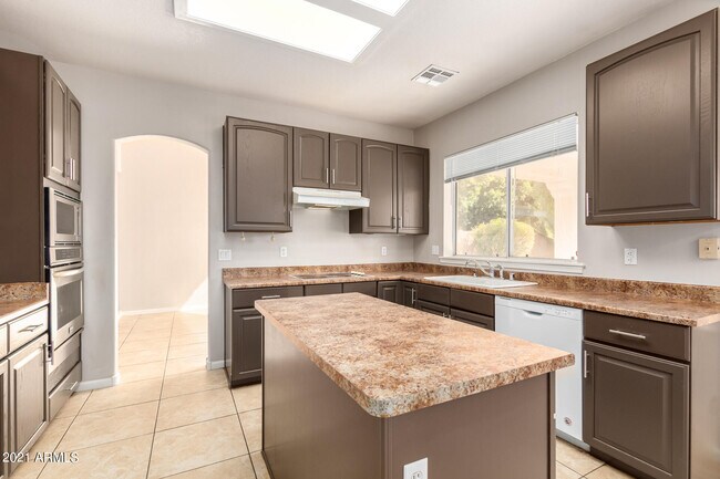 Building Photo - 4551 E Desert Trumpet Rd