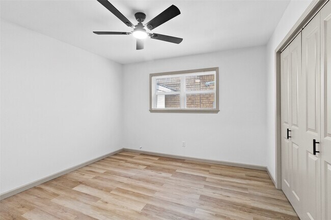 Building Photo - 1503 Ave P