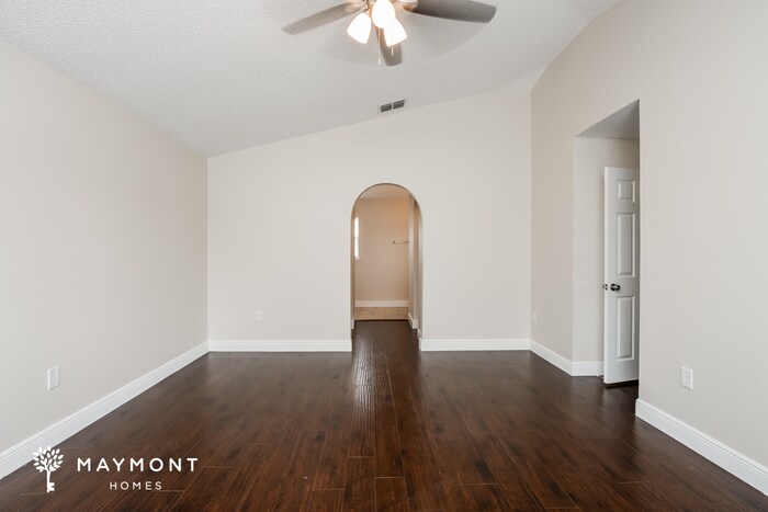 Building Photo - 561 Brown Bear Way